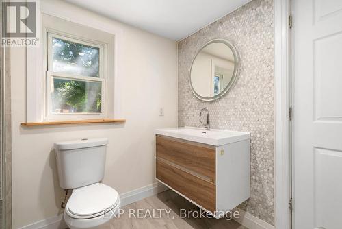 216 Oak Street, Prince Edward County, ON - Indoor Photo Showing Bathroom