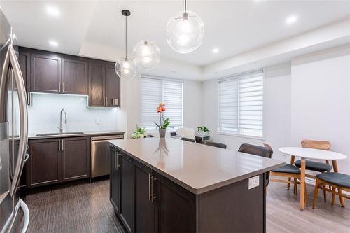 383 Dundas Street E|Unit #59, Waterdown, ON - Indoor Photo Showing Kitchen With Stainless Steel Kitchen With Upgraded Kitchen
