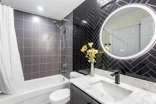 383 Dundas Street E|Unit #59, Waterdown, ON - Indoor Photo Showing Bathroom