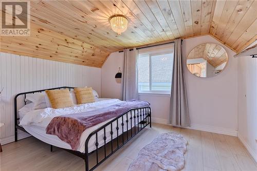 522 Mill Street, Calabogie, ON - Indoor Photo Showing Bedroom