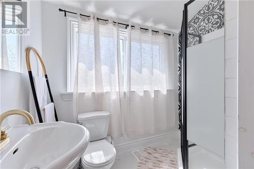522 Mill Street, Calabogie, ON - Indoor Photo Showing Bathroom