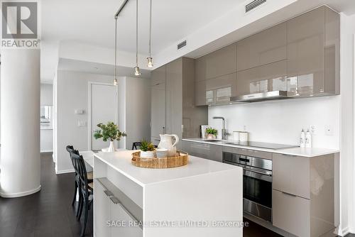 510 - 1 Bloor Street E, Toronto, ON - Indoor Photo Showing Kitchen With Upgraded Kitchen