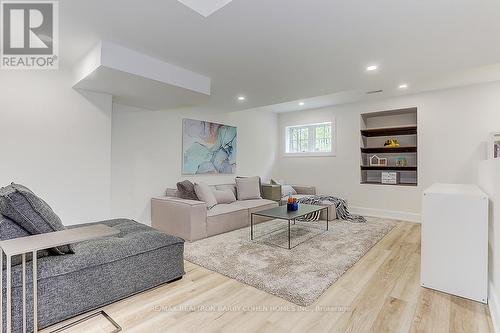 22 Skywood Drive, Richmond Hill, ON - Indoor Photo Showing Other Room