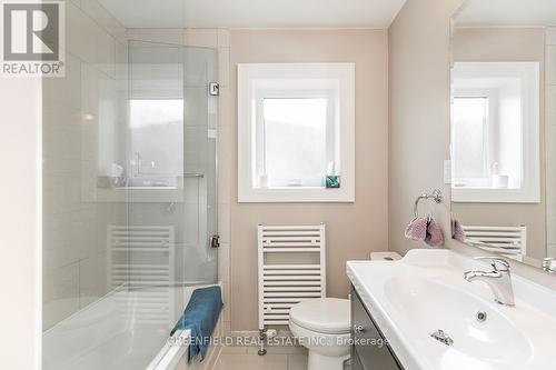 117 Chaplin Crescent, Toronto, ON - Indoor Photo Showing Bathroom