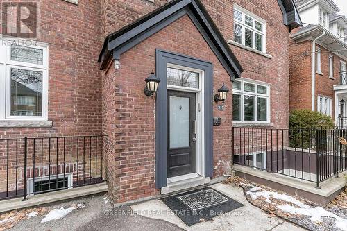 117 Chaplin Crescent, Toronto, ON - Outdoor With Exterior