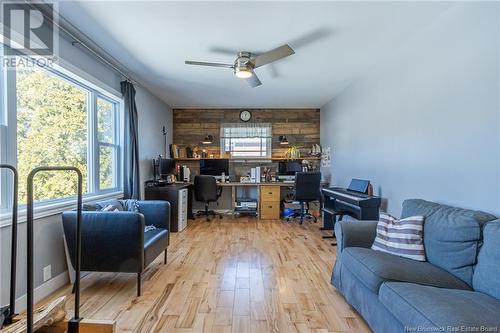 1635 Riverside Drive, Bathurst, NB - Indoor Photo Showing Living Room