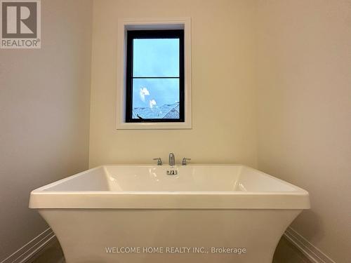 78 De La Roche Drive, Vaughan, ON - Indoor Photo Showing Bathroom