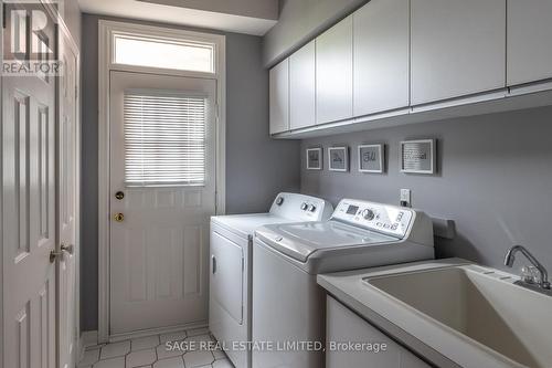 78 Gatcombe Circle, Richmond Hill, ON - Indoor Photo Showing Laundry Room