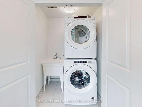 419-11782 Ninth Line, Whitchurch-Stouffville, ON - Indoor Photo Showing Laundry Room
