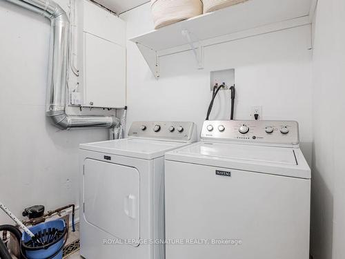 31 Farley Circ, Georgina, ON - Indoor Photo Showing Laundry Room