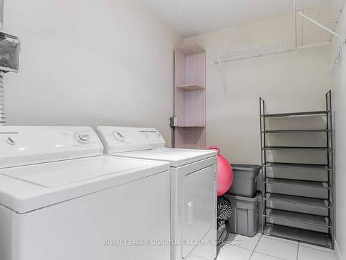 402-3700 Kaneff Cres, Mississauga, ON - Indoor Photo Showing Laundry Room