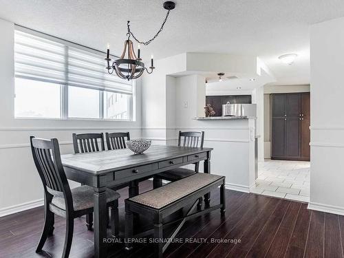 402-3700 Kaneff Cres, Mississauga, ON - Indoor Photo Showing Dining Room