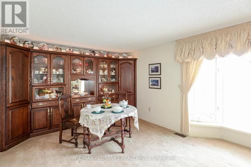 80 Crosswind Road, Kawartha Lakes, ON - Indoor Photo Showing Living Room