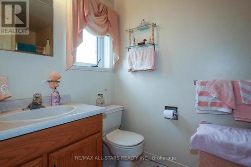 80 Crosswind Road, Kawartha Lakes, ON - Indoor Photo Showing Bathroom