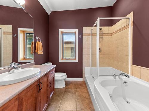 505-250 Marina Way, Penticton, BC - Indoor Photo Showing Bathroom