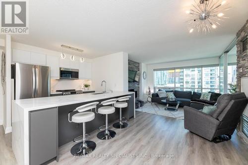 1807 - 10 Yonge Street, Toronto, ON - Indoor Photo Showing Kitchen With Upgraded Kitchen