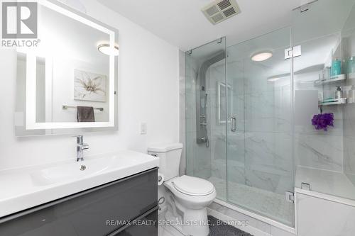 1807 - 10 Yonge Street, Toronto, ON - Indoor Photo Showing Bathroom