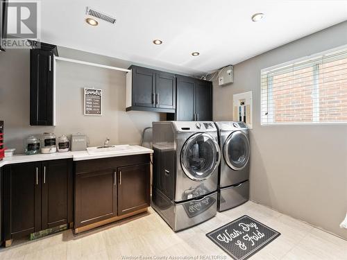 3699 Deerbrook Drive, Windsor, ON - Indoor Photo Showing Laundry Room