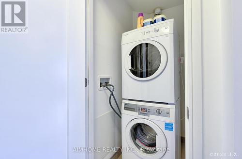 1112 - 88 Scott Street, Toronto, ON - Indoor Photo Showing Laundry Room