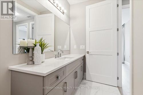 101 - 73 Arthur Street S, Guelph, ON - Indoor Photo Showing Bathroom