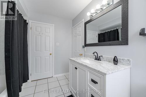 53 Dawson Crescent, Milton, ON - Indoor Photo Showing Bathroom