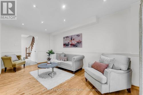5343 Bullrush Drive, Mississauga, ON - Indoor Photo Showing Living Room