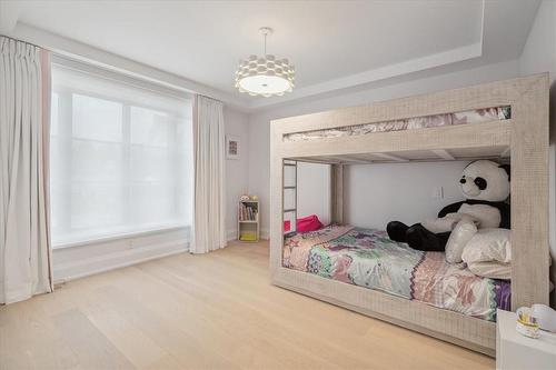 2103 Paisley Avenue, Burlington, ON - Indoor Photo Showing Bedroom
