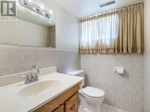 314 Centre Street N, Brampton, ON - Indoor Photo Showing Bathroom