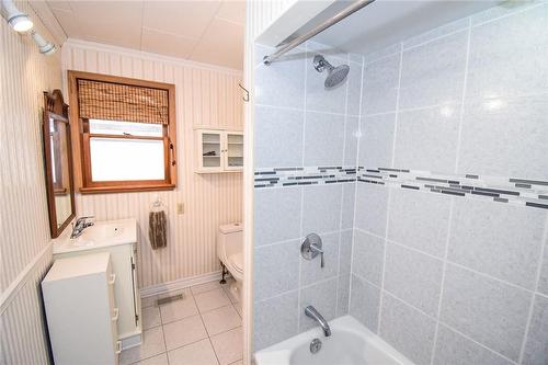 2789 Lakeshore Road, Dunnville, ON - Indoor Photo Showing Bathroom