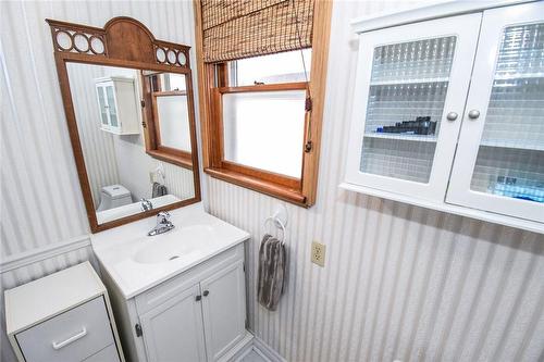 2789 Lakeshore Road, Dunnville, ON - Indoor Photo Showing Laundry Room