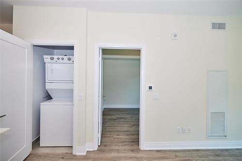 16 Concord Place|Unit #243, Grimsby, ON - Indoor Photo Showing Laundry Room