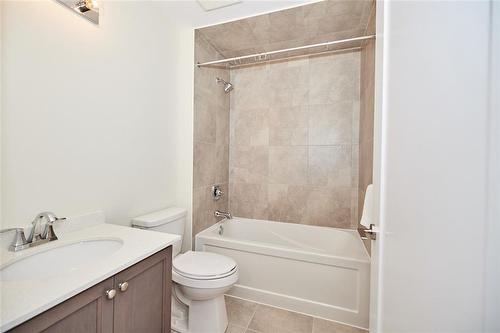 16 Concord Place|Unit #243, Grimsby, ON - Indoor Photo Showing Bathroom