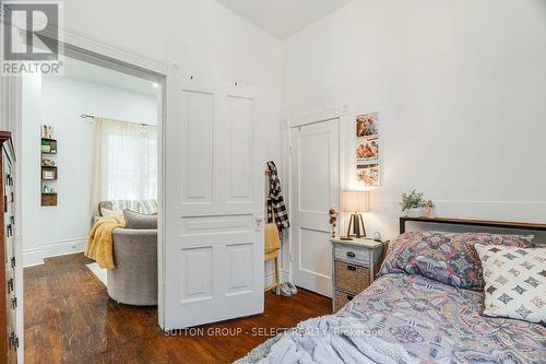 215 Cathcart St, London, ON - Indoor Photo Showing Bedroom