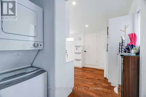 215 Cathcart St, London, ON - Indoor Photo Showing Laundry Room
