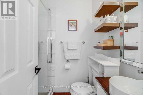 215 Cathcart St, London, ON - Indoor Photo Showing Bathroom