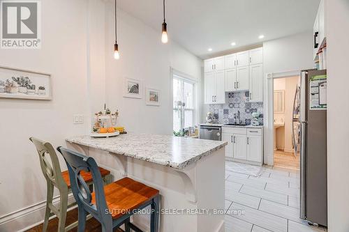 215 Cathcart St, London, ON - Indoor Photo Showing Kitchen With Upgraded Kitchen