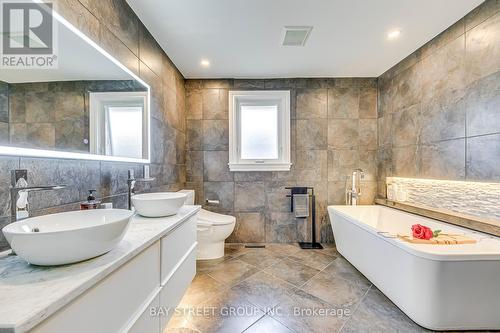 145 Millen Road, Hamilton (Stoney Creek), ON - Indoor Photo Showing Bathroom