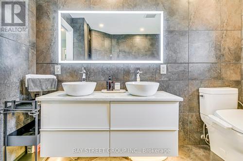 145 Millen Road, Hamilton, ON - Indoor Photo Showing Bathroom