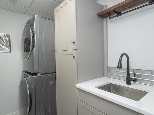 491 Muskrat Drive, Thunder Bay, ON - Indoor Photo Showing Laundry Room