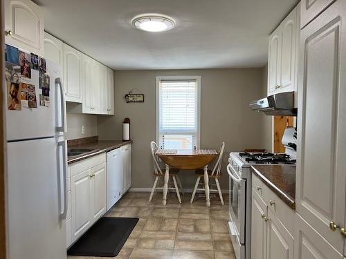 1103 Second Street E, Fort Frances, ON - Indoor Photo Showing Kitchen