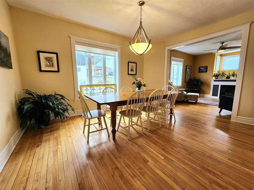 701 Second Street S, Kenora, ON - Indoor Photo Showing Dining Room