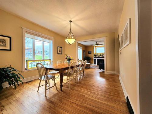 701 Second Street S, Kenora, ON - Indoor Photo Showing Dining Room