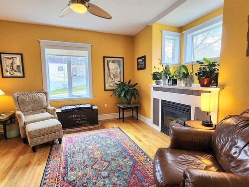 701 Second Street S, Kenora, ON - Indoor Photo Showing Living Room With Fireplace