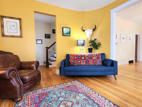 701 Second Street S, Kenora, ON - Indoor Photo Showing Living Room