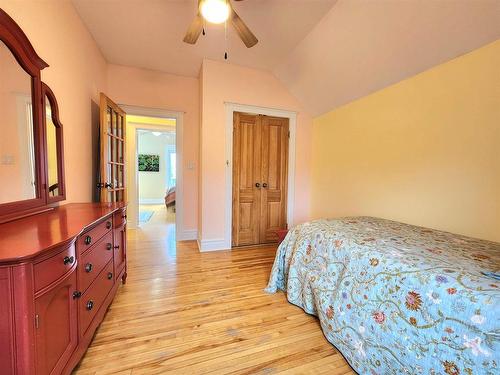 701 Second Street S, Kenora, ON - Indoor Photo Showing Bedroom