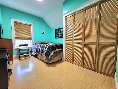 701 Second Street S, Kenora, ON - Indoor Photo Showing Bedroom