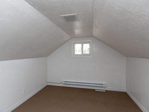 916 Simpson Street, Thunder Bay, ON - Indoor Photo Showing Other Room