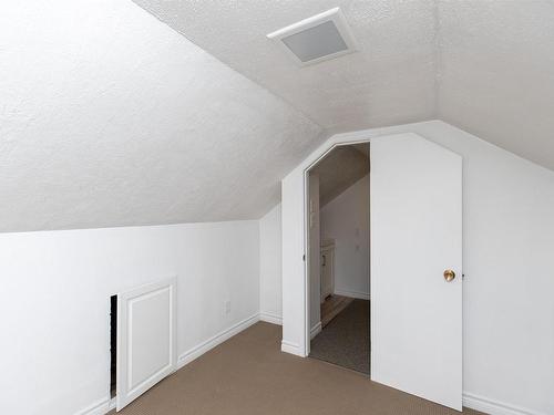 916 Simpson Street, Thunder Bay, ON - Indoor Photo Showing Other Room