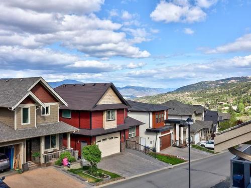 31-460 Azure Place, Kamloops, BC - Outdoor With Facade