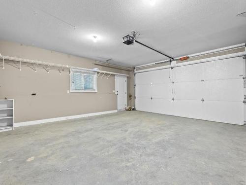 31-460 Azure Place, Kamloops, BC - Indoor Photo Showing Garage